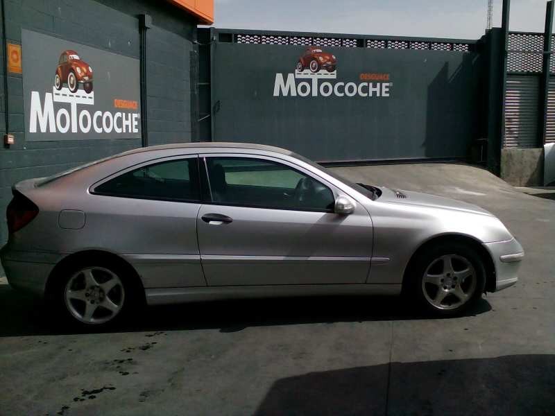 mercedes-benz clase c (w203) sportcoupe del año 2001