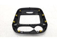 Recambio de moldura para renault captur 0.9 energy referencia OEM IAM 682704761R   2