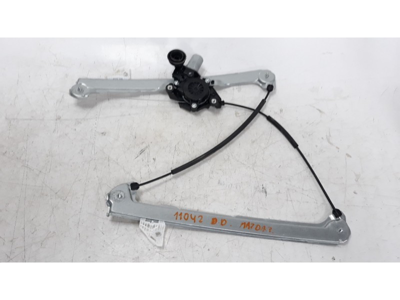 Recambio de elevalunas delantero derecho para mazda 3 berlina (bp) referencia OEM IAM BCJH5858X  