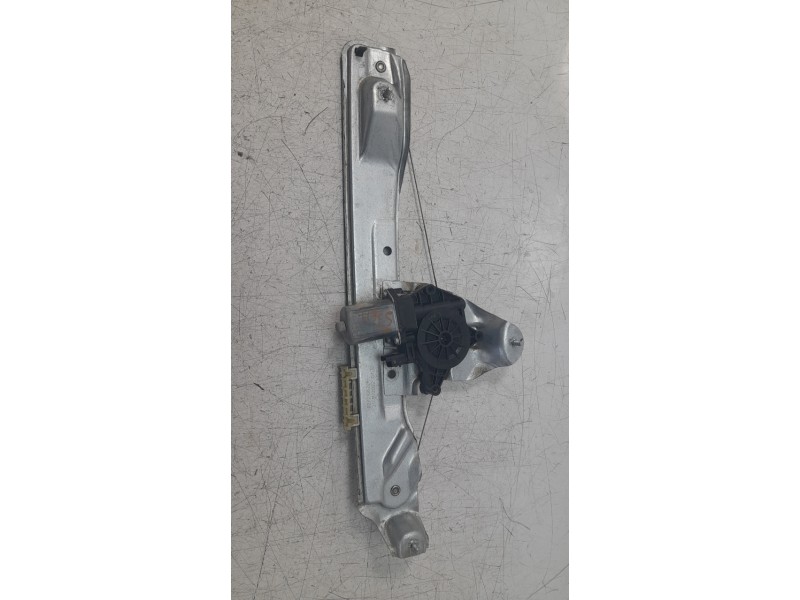 Recambio de elevalunas trasero izquierdo para dacia duster ii anniversary referencia OEM IAM 827210622R  