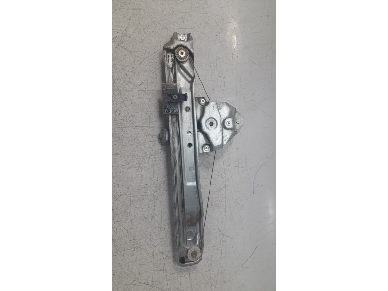 Recambio de elevalunas trasero izquierdo para dacia duster ii anniversary referencia OEM IAM 827210622R  