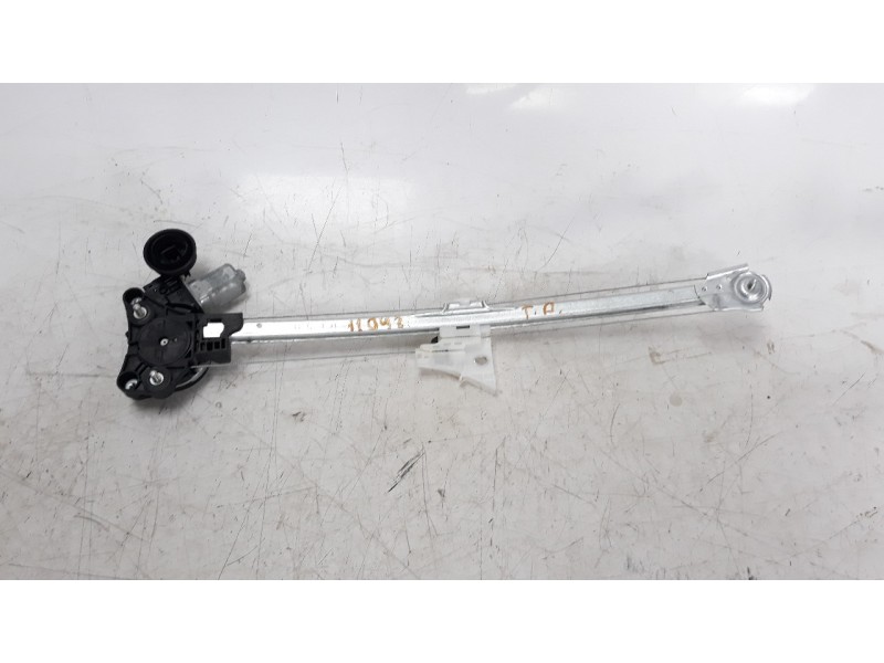 Recambio de elevalunas trasero derecho para mazda 3 berlina (bp) referencia OEM IAM BCJH72590A  