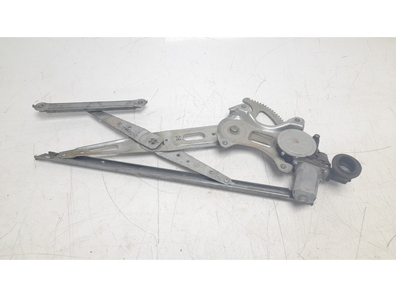 Recambio de elevalunas delantero derecho para toyota rav 4 referencia OEM IAM 6980130280  