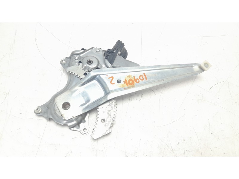 Recambio de elevalunas trasero derecho para toyota rav 4 referencia OEM IAM 6980342050  
