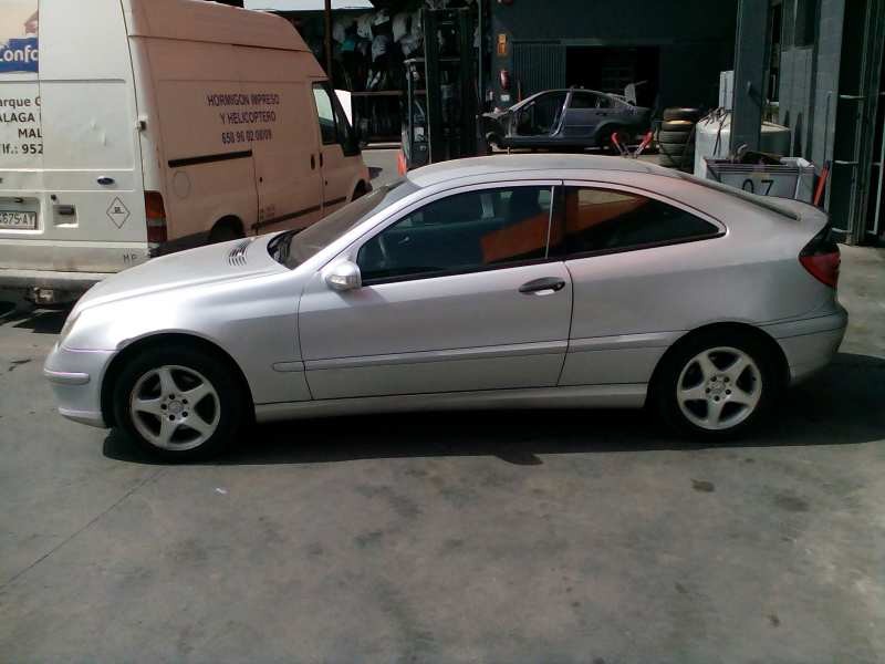 mercedes-benz clase c (w203) sportcoupe del año 2001