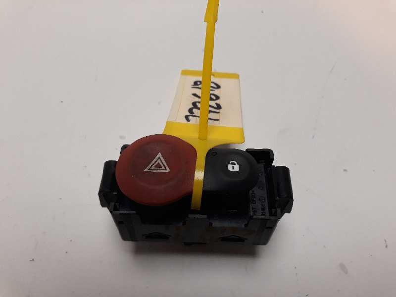 Recambio de warning para renault clio iii 1.2 referencia OEM IAM 8200214896  