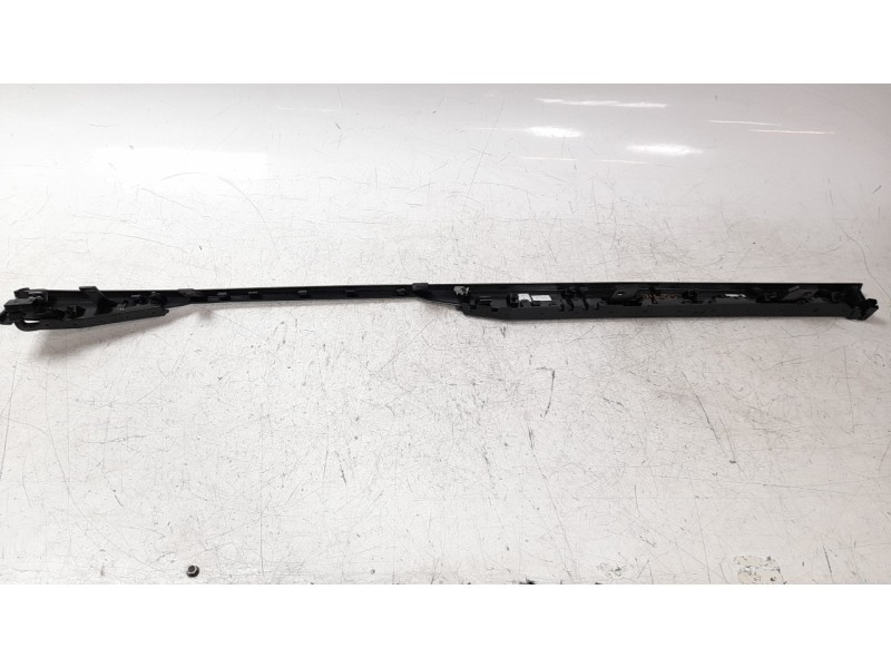 Recambio de moldura para audi q7 4mg referencia OEM IAM 4M8853190BD  
