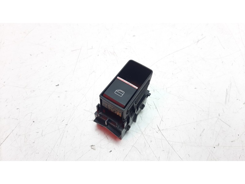 Recambio de mando elevalunas trasero izquierdo para mazda 3 berlina (bp) referencia OEM IAM BDGF66370  