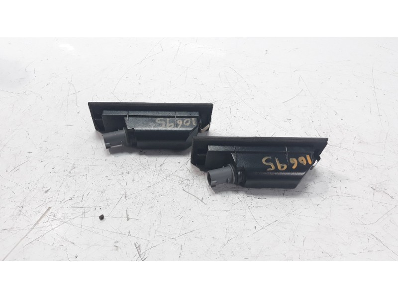 Recambio de piloto matricula para jeep renegade 1.6 m-jet cat referencia OEM IAM 51953208  