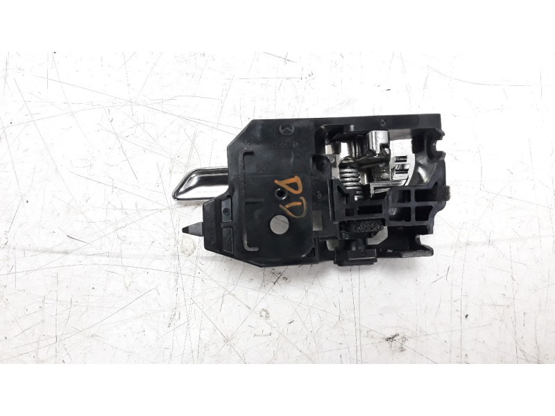 Recambio de maneta interior delantera derecha para mazda 3 berlina (bp) referencia OEM IAM BCJHV8392  