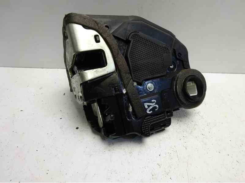 Recambio de cerradura puerta trasera izquierda para toyota auris sol referencia OEM IAM 6906042021  