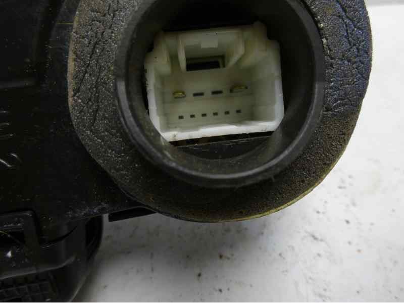 Recambio de cerradura puerta trasera izquierda para toyota auris sol referencia OEM IAM 6906042021  