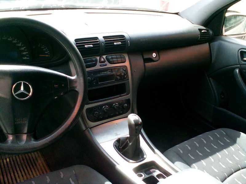 mercedes-benz clase c (w203) sportcoupe del año 2001