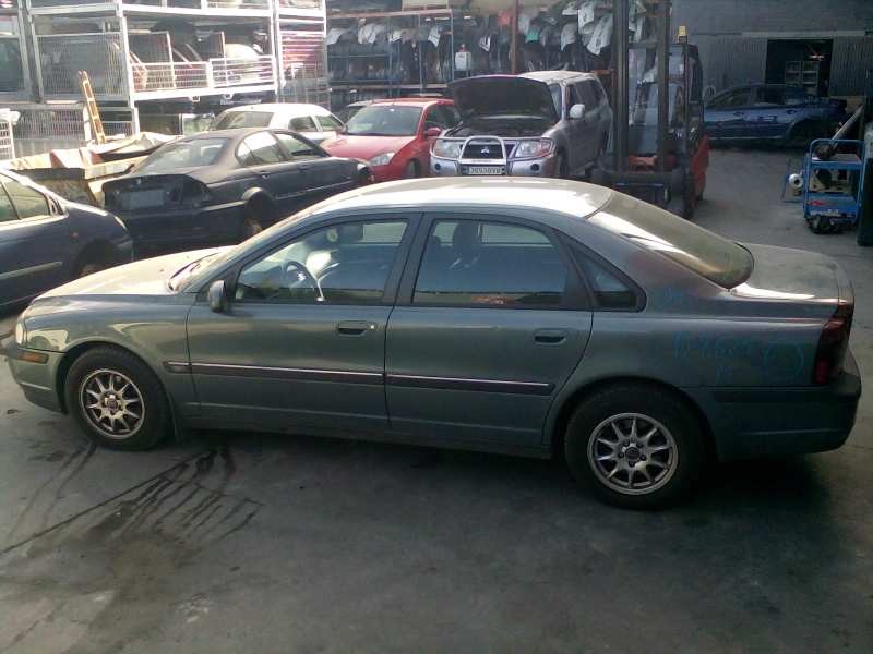 volvo s80 berlina del año 2001