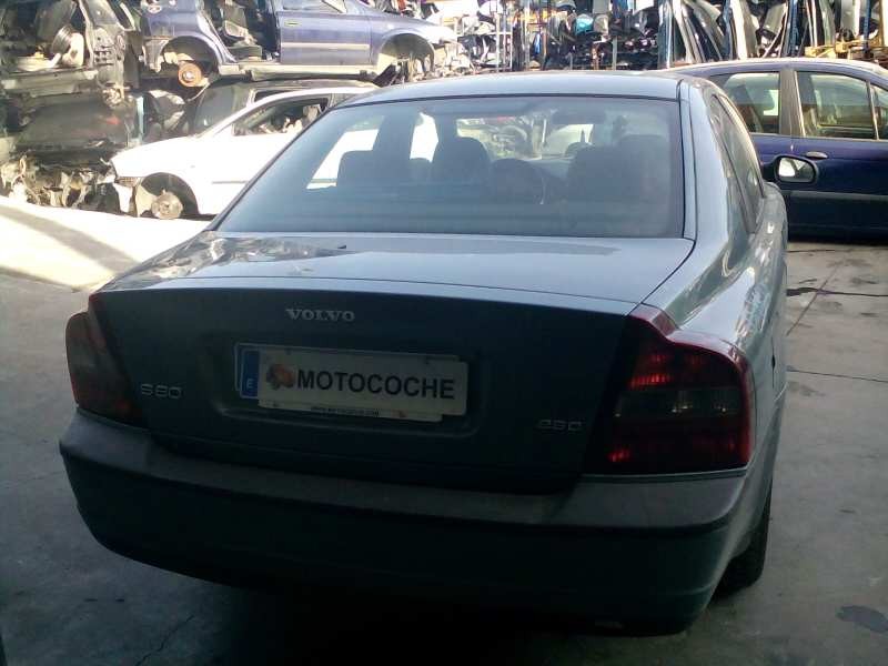 volvo s80 berlina del año 2001