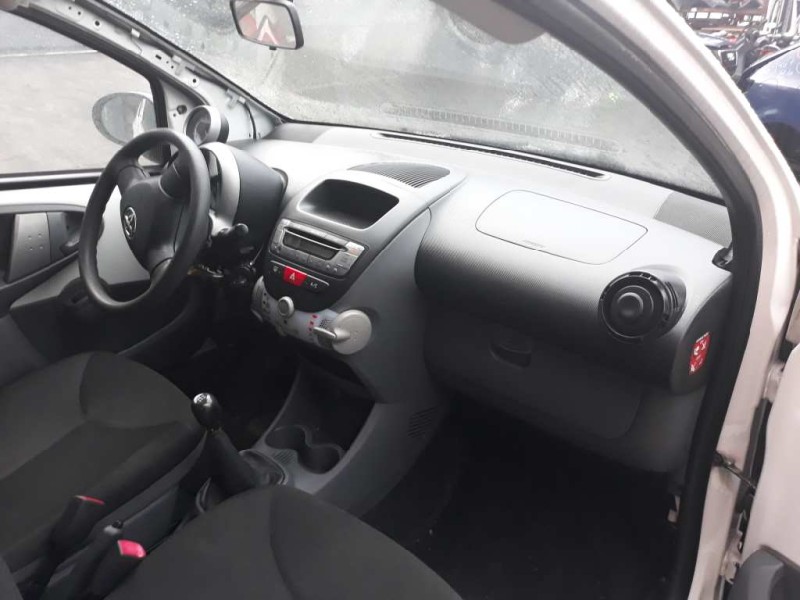 toyota aygo (kgb/wnb) del año 2011