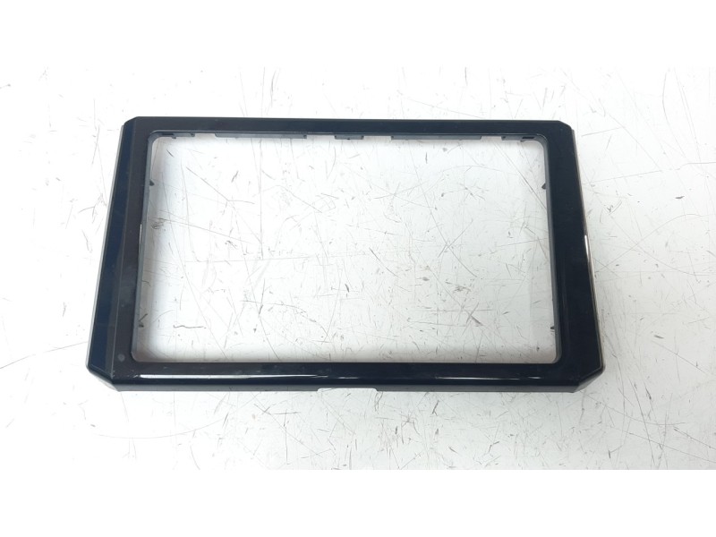 Recambio de moldura para toyota corolla (e21) referencia OEM IAM 5540502F30  