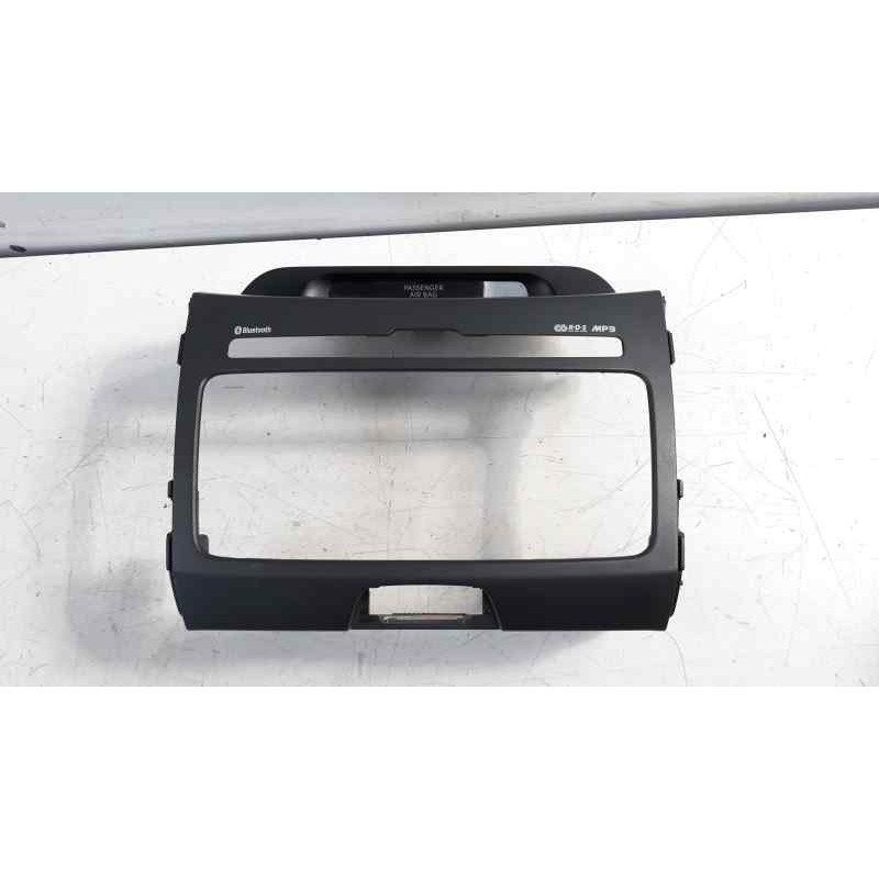 Recambio de moldura para kia sportage concept 4x2 referencia OEM IAM U097813810  