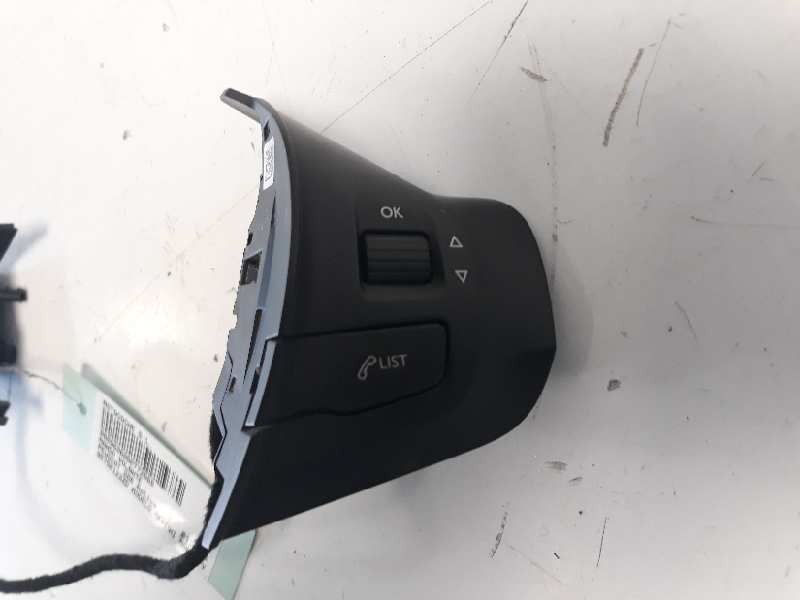 Recambio de mando volante para peugeot 208 active referencia OEM IAM 96750123ZD 86758B03 