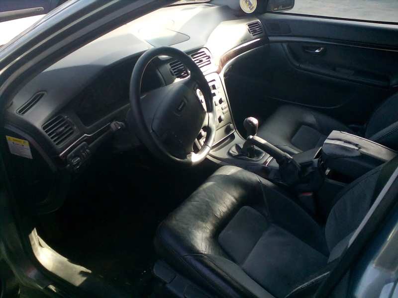 volvo s80 berlina del año 2001