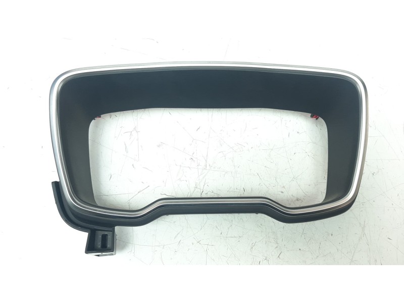 Recambio de moldura para toyota corolla (e21) referencia OEM IAM 5541102810  