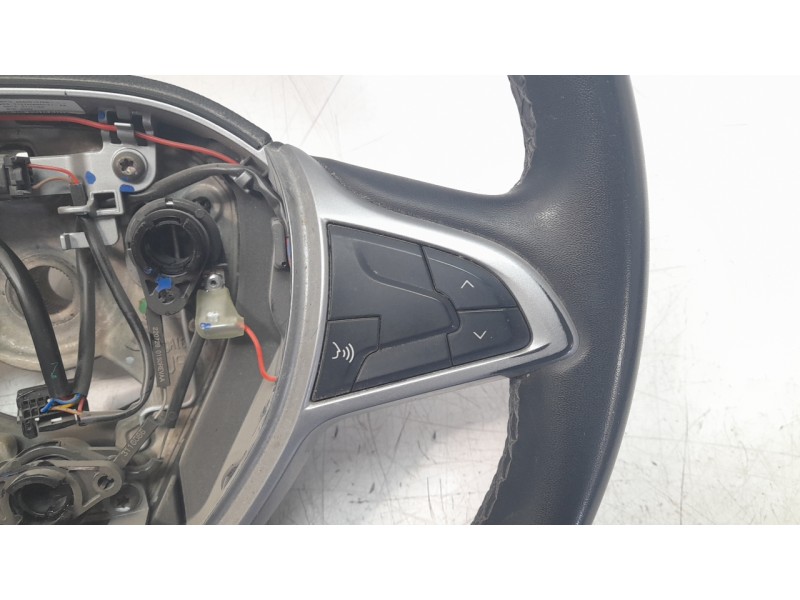 Recambio de volante para dacia duster ii anniversary referencia OEM IAM 484000307R  