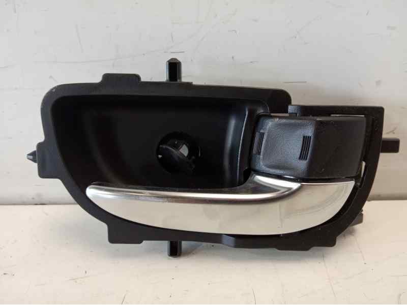 Recambio de maneta interior delantera derecha para toyota auris 1.2 16v turbo cat referencia OEM IAM 692050D271  