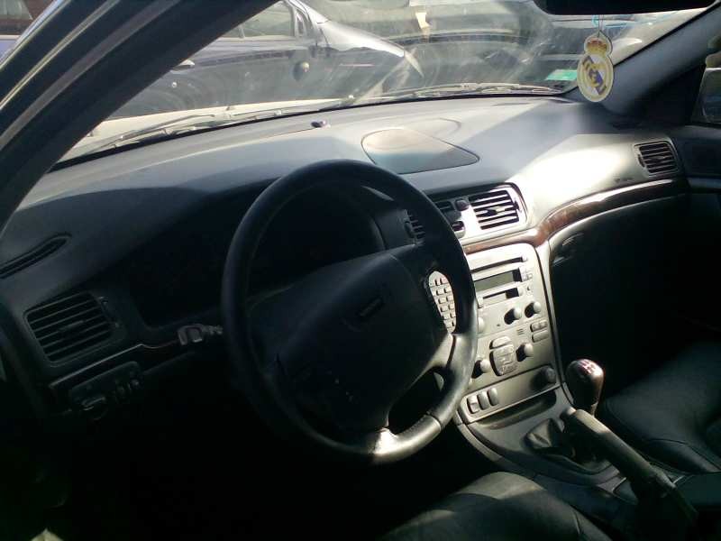 volvo s80 berlina del año 2001