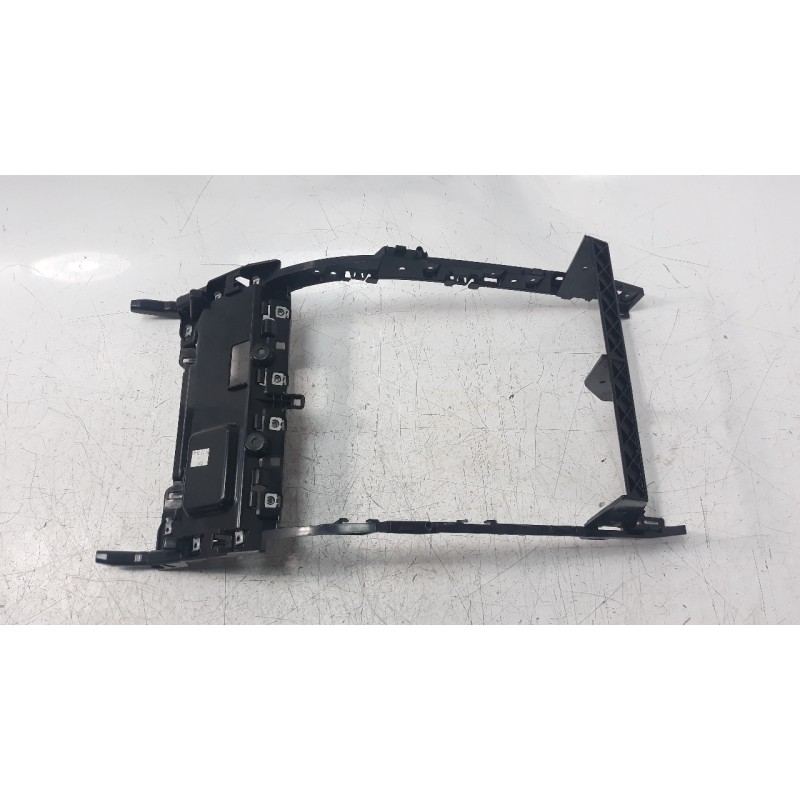 Recambio de moldura para land rover range rover sport 3.0 td v6 cat referencia OEM IAM AH3204567A  