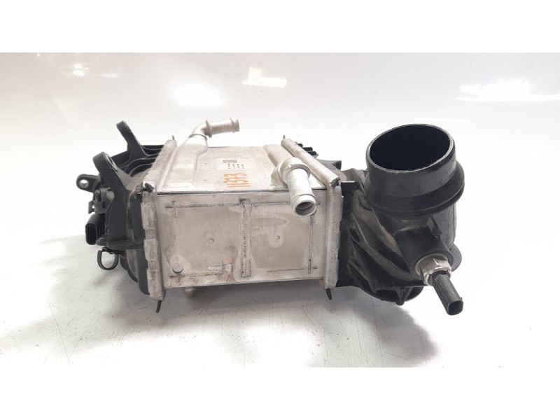 Recambio de intercooler para volvo v60 familiar 2.0 diesel cat referencia OEM IAM 1301444S03  