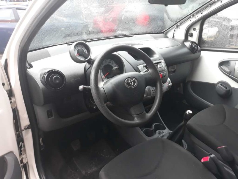 toyota aygo (kgb/wnb) del año 2011
