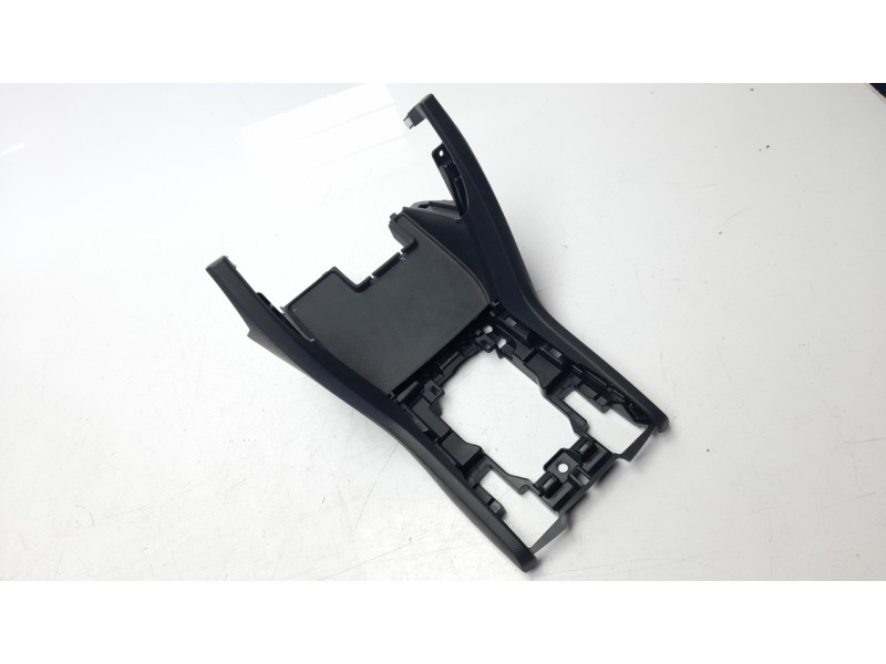 Recambio de moldura para honda civic lim.5 (fk) 1.0 elegance referencia OEM IAM 77290TBA  