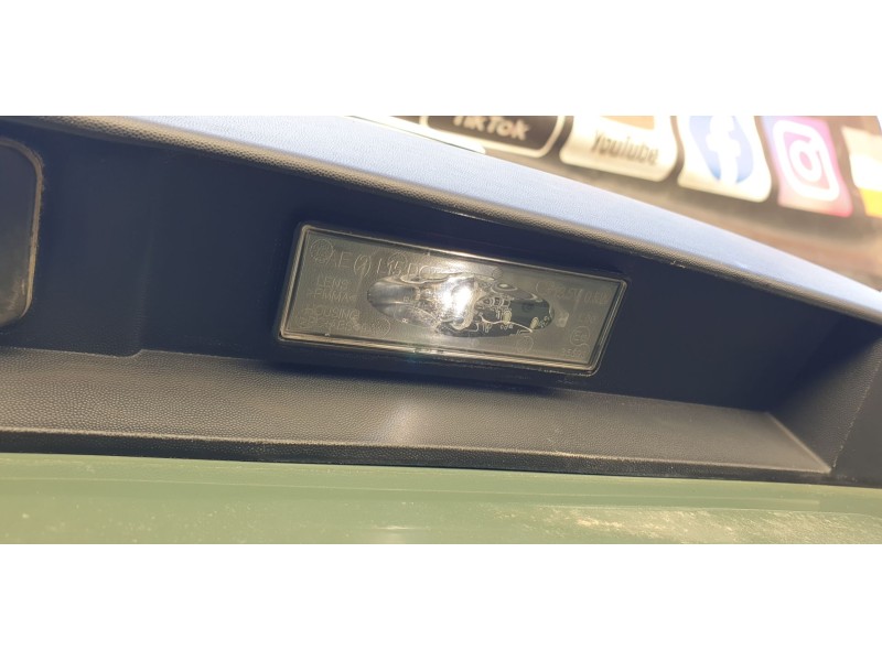Recambio de piloto matricula para dacia duster ii anniversary referencia OEM IAM 265102291R  