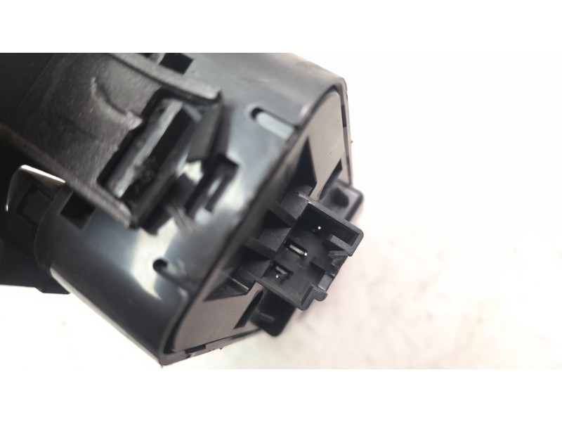 Recambio de mando elevalunas delantero izquierdo para land rover evoque 2.2 sd4 cat referencia OEM IAM BJ3214540AB  