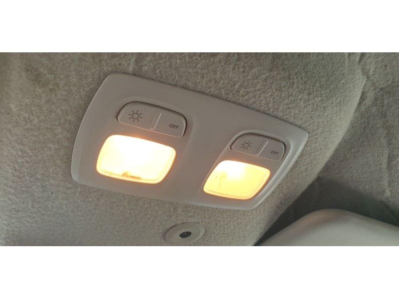 Recambio de luz interior para dacia duster ii anniversary referencia OEM IAM 264682900R  