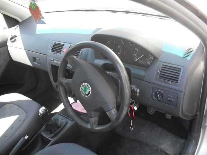 skoda fabia familiar (6y5) del año 2000