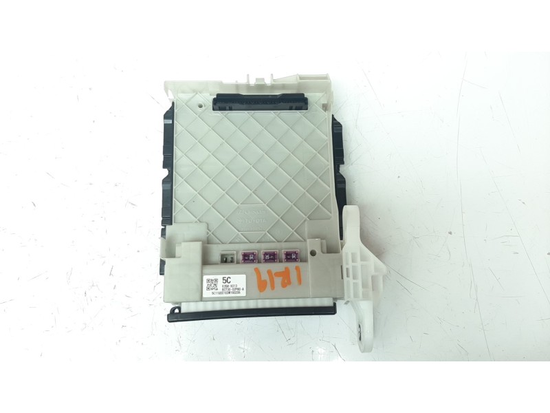 Recambio de caja reles / fusibles para toyota corolla (e21) referencia OEM IAM 63589313  