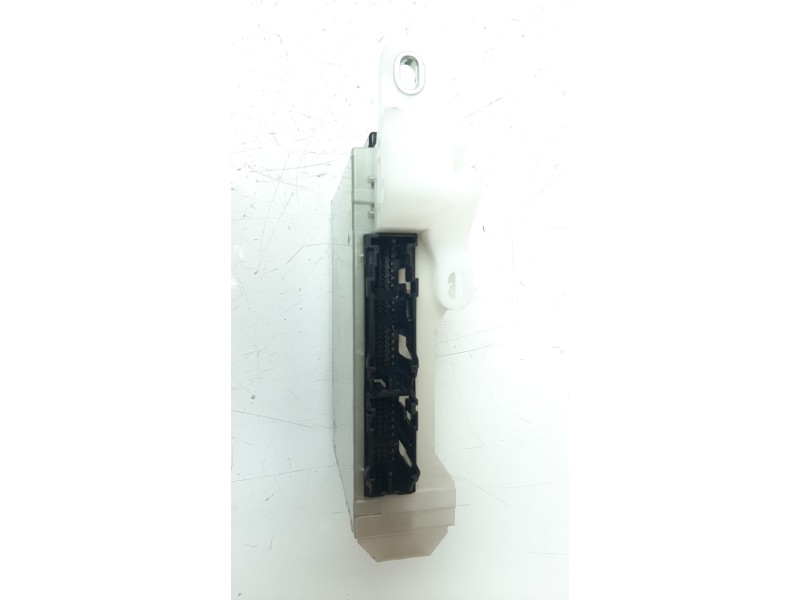 Recambio de caja reles / fusibles para toyota corolla (e21) referencia OEM IAM 63589313  