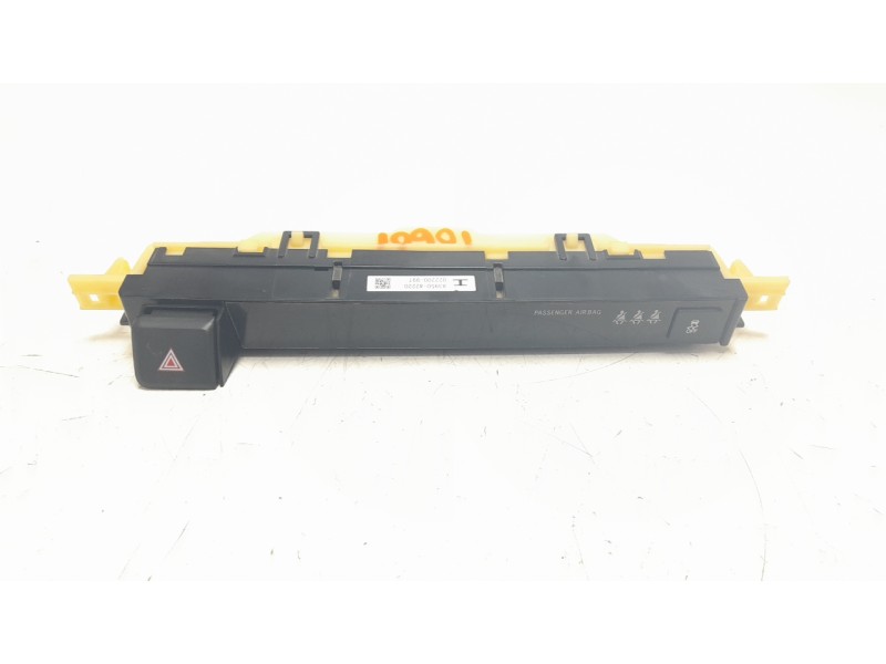 Recambio de warning para toyota rav 4 referencia OEM IAM 8395042220  
