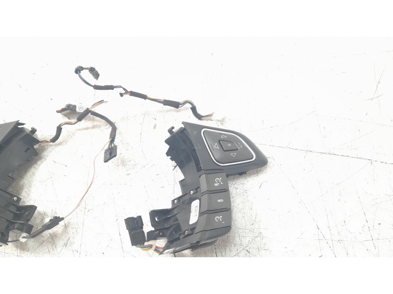 Recambio de mando volante para land rover evoque 2.2 sd4 cat referencia OEM IAM BJ3213D767  