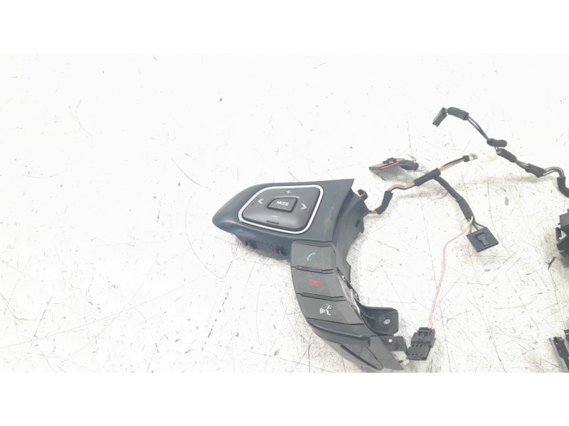 Recambio de mando volante para land rover evoque 2.2 sd4 cat referencia OEM IAM BJ3213D767  