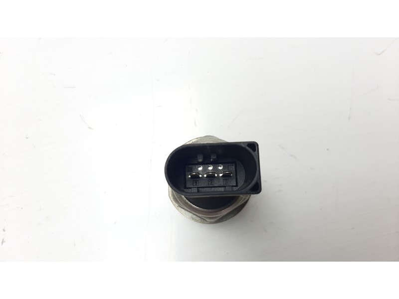Recambio de sensor presion para skoda octavia lim. (5e3) 1.6 tdi dpf referencia OEM IAM 04L906054  