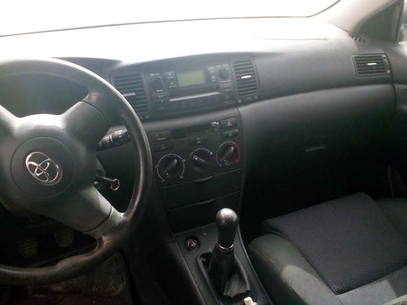 toyota corolla (e12) del año 2005