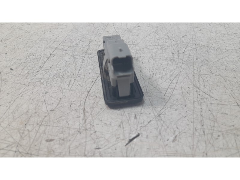 Recambio de maneta exterior maletero / porton para dacia duster ii anniversary referencia OEM IAM 848101807R  