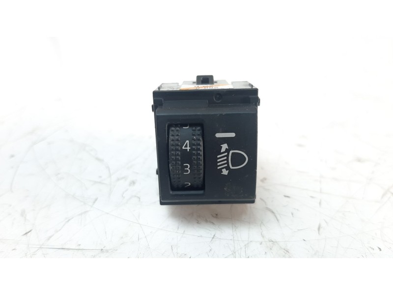 Recambio de interruptor para toyota corolla (e21) referencia OEM IAM 8415202160  