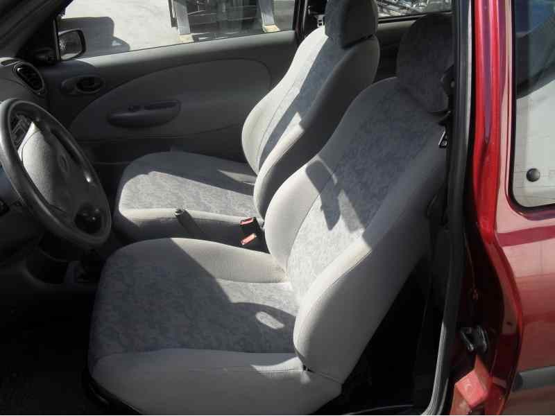 ford fiesta berlina del año 1998