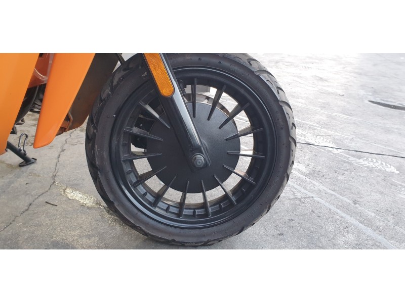 Recambio de llanta para lambretta v200 special flex special flex referencia OEM IAM L44101LMB0000  