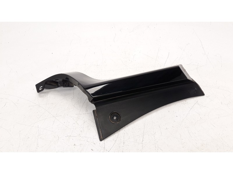 Recambio de moldura para kia niro referencia OEM IAM 87362G5000  