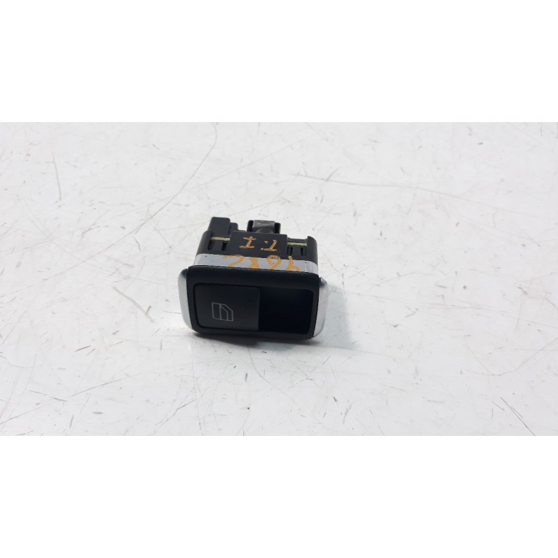 Recambio de mando elevalunas trasero izquierdo para mercedes-benz clase cla (w117) cla 180 (117.342) referencia OEM IAM A2049058