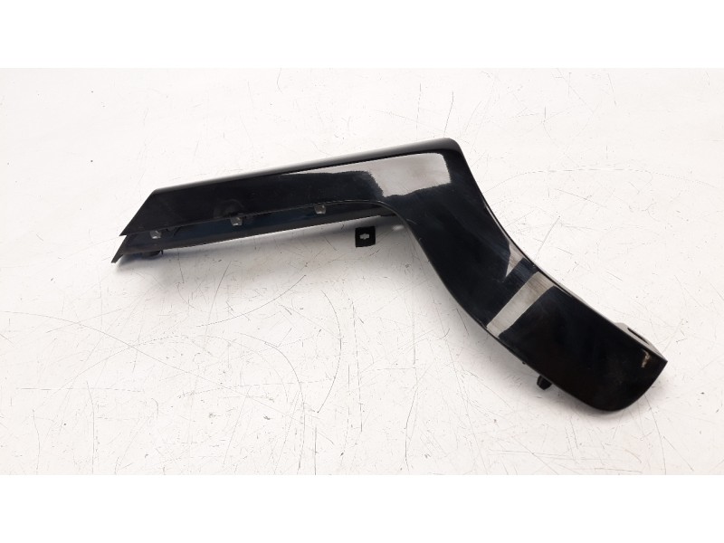 Recambio de moldura para kia niro referencia OEM IAM 87362G5000  